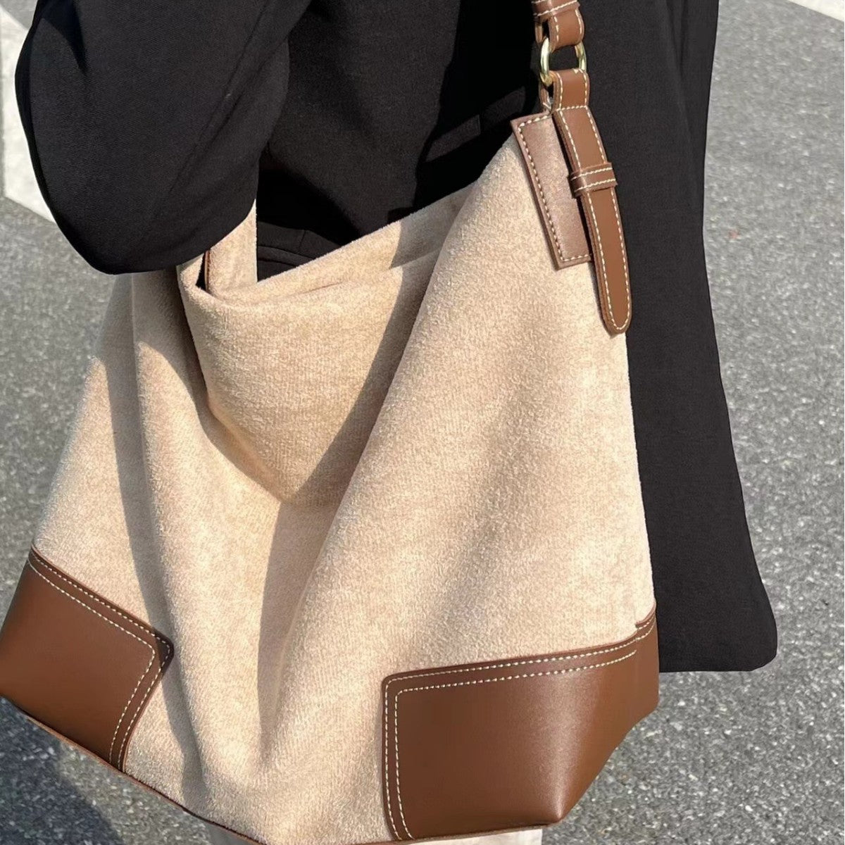 Large capacity suede hobo bag, female contrasting shoulder bag, underarm bag, slouchy bag